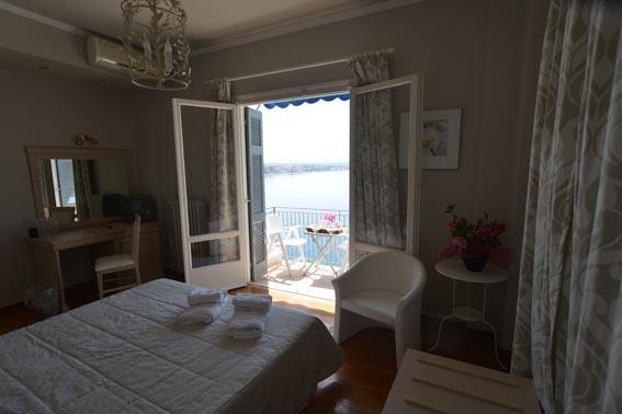Hotel Theoxenia Loutraki  Exterior photo