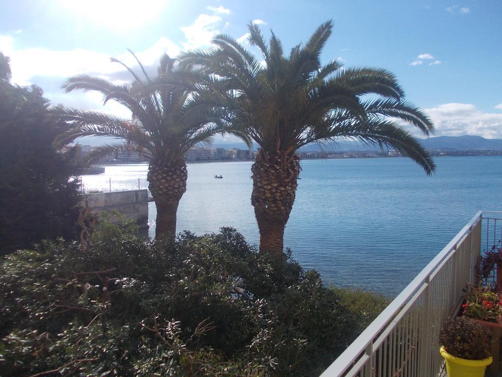Hotel Theoxenia Loutraki  Exterior photo