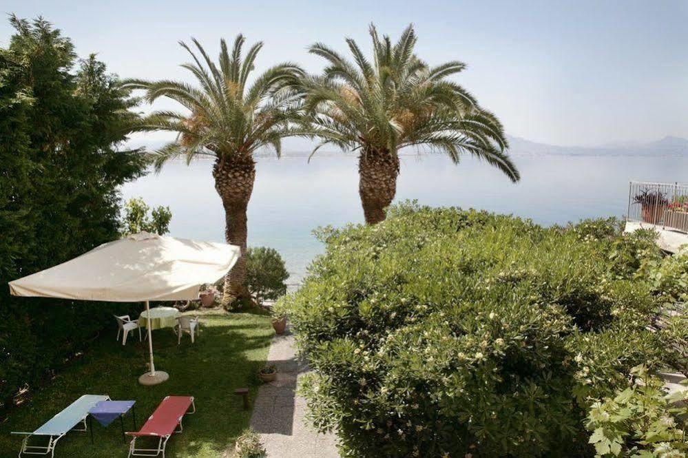Hotel Theoxenia Loutraki  Exterior photo
