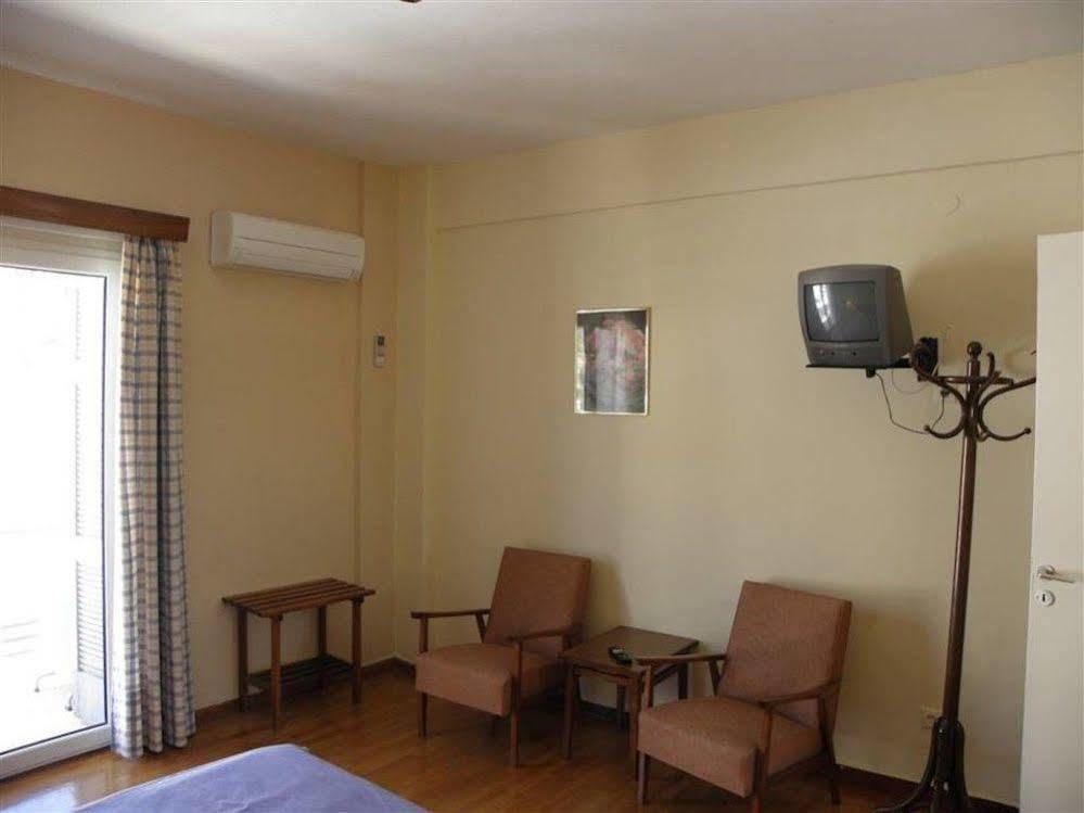 Hotel Theoxenia Loutraki  Exterior photo